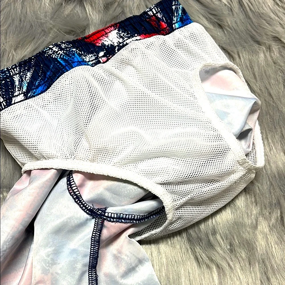 UNDER ARMOUR 🇺🇸 NWOT  Vibrant Swim Shorts